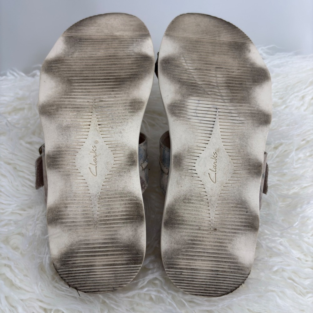 Clarks Collection BRYNN MADI
SAND INTEREST Comfort Sandals Women 7.5 M Neutral - Picture 9 of 9